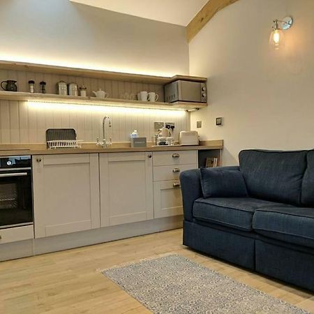 Skittles - Charming One Bedroom Apartment - Parking - Easy Access To Bath 박스 외부 사진