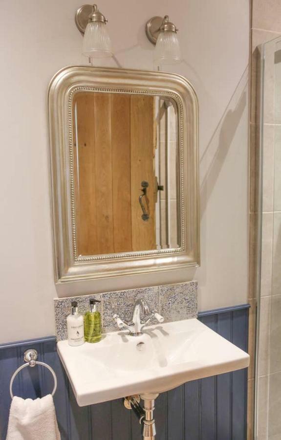 Skittles - Charming One Bedroom Apartment - Parking - Easy Access To Bath 박스 외부 사진