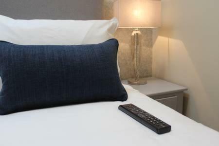 Skittles - Charming One Bedroom Apartment - Parking - Easy Access To Bath 박스 외부 사진